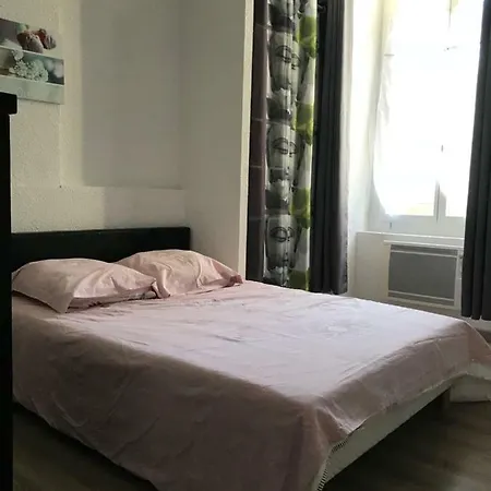 Les Cèdres